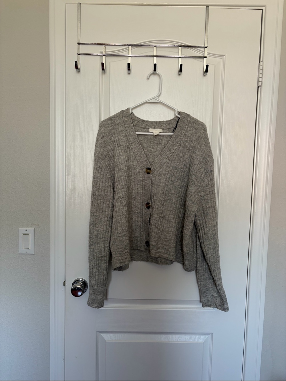 H&M Cozy V-Neck Ribbed Button Cardigan - Light Gray